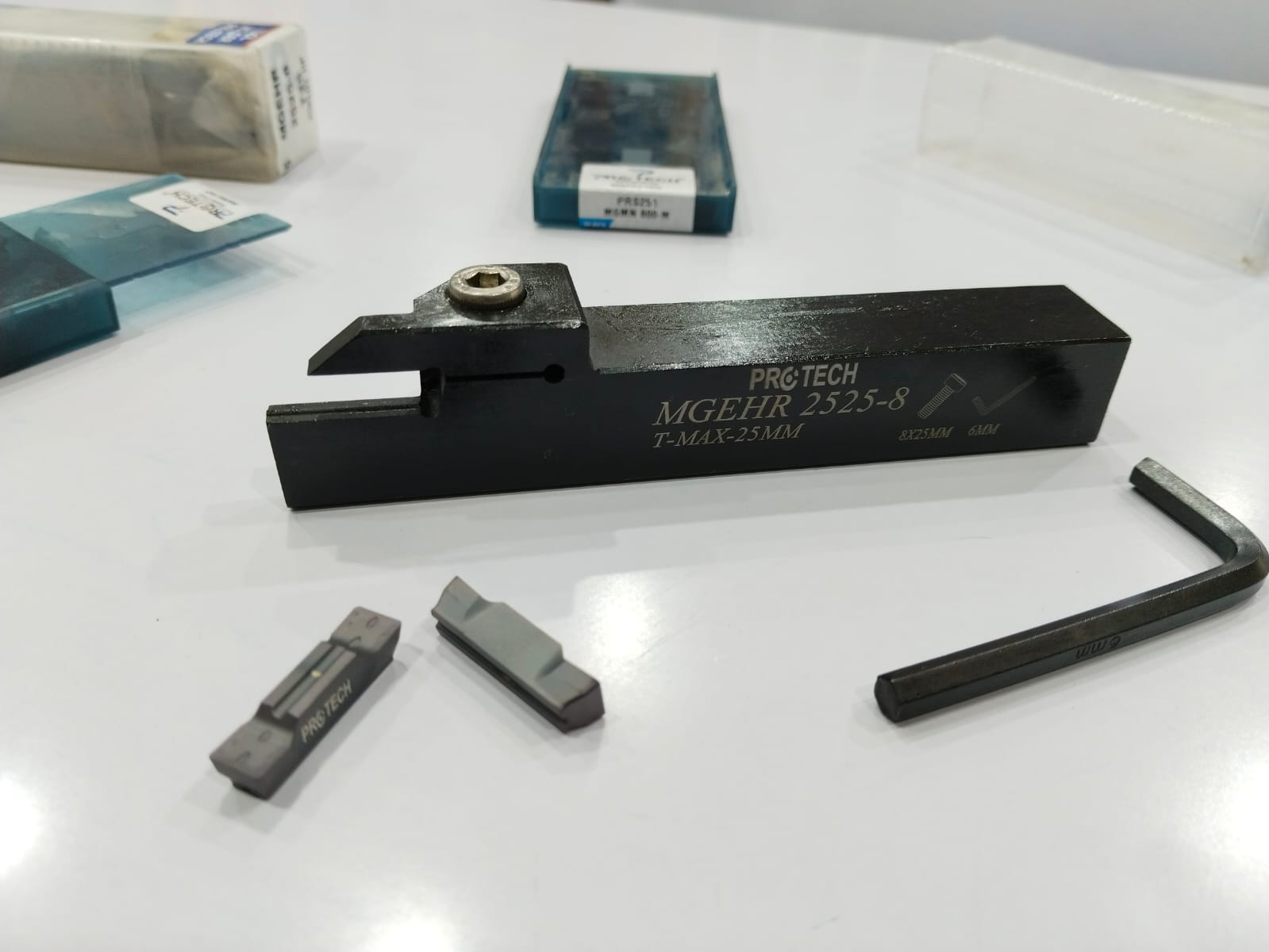 MGEHR 2525-8 TMAX-25 GROOVING TOOL HOLDER– ToolBros